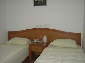 Omega Ambasador Hotel Saraybosna Oda fotoğraf